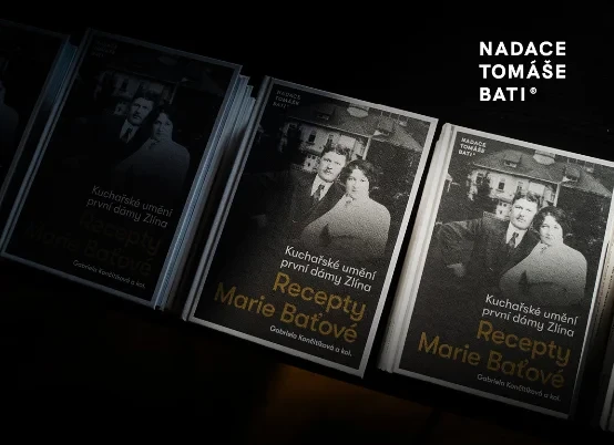 Kuchařka receptů Marie Baťové s fotografiemi na obálce.