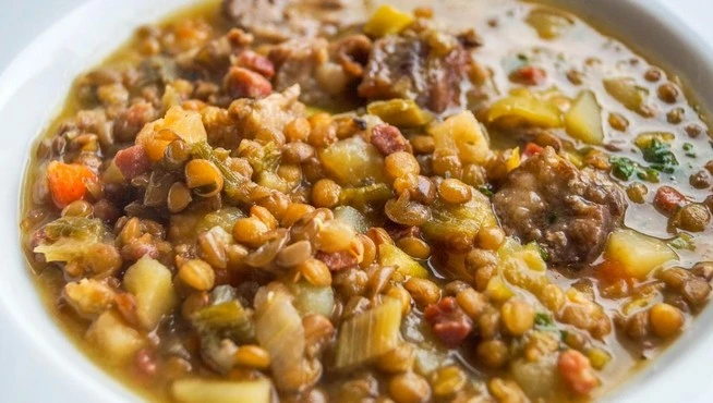 Polévka je základ: recepty na polévky pro každého